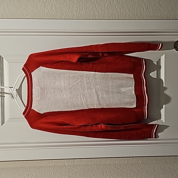 Canada Women's Sweater - Picture 2 of 7